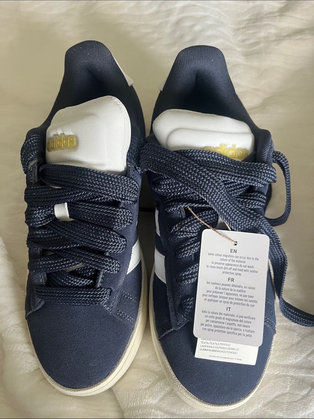 adidas Navy, White & Gold Low-Top Sneakers